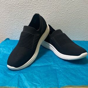 Blondo Karen Waterproof Slip-on Sneakers Womens’s Size 10 Black